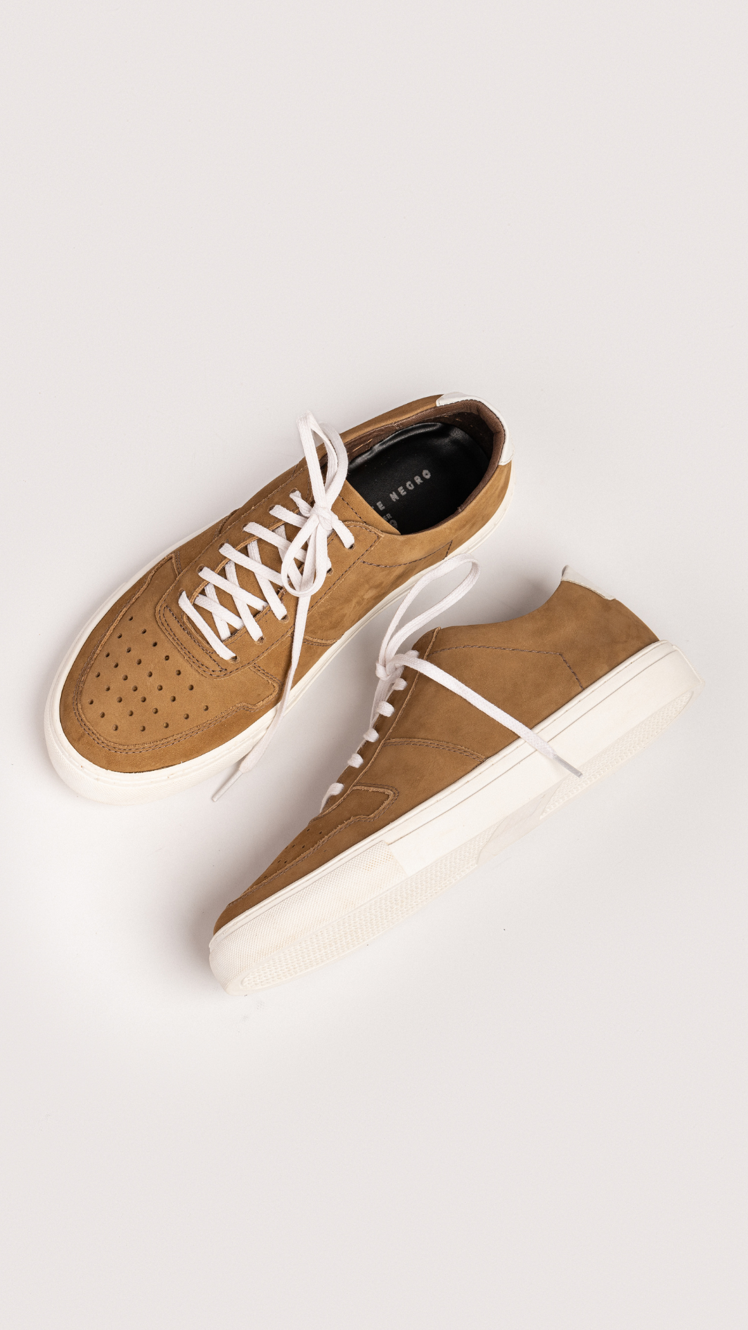 EN 1 SNEAKER NUEZ
